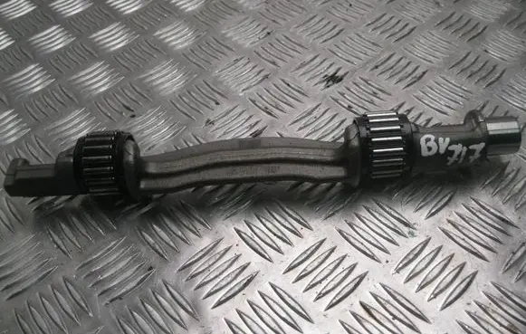 Volkswagen PASSAT B8 Balance shaft 03N103303E BV717