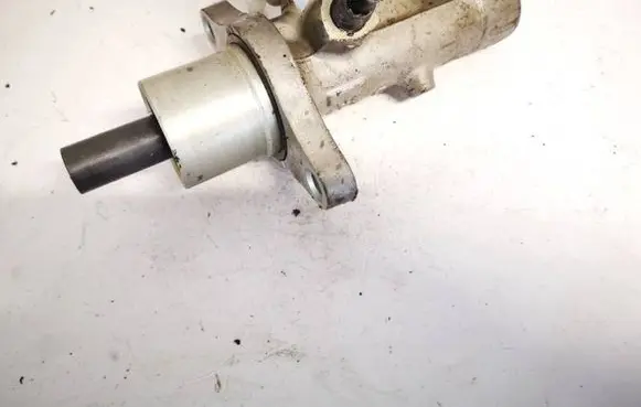 Ford Focus C-MAX Master brake cylinder