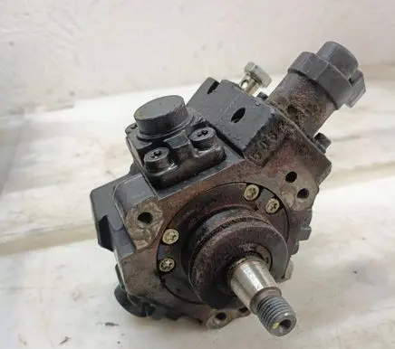 Volkswagen Touareg I Fuel injection high pressure pump 0445010154 059130755S 01001371752