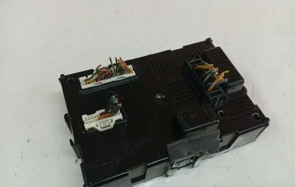 Nissan Note (E11) Comfort/convenience module 284B2EM01D