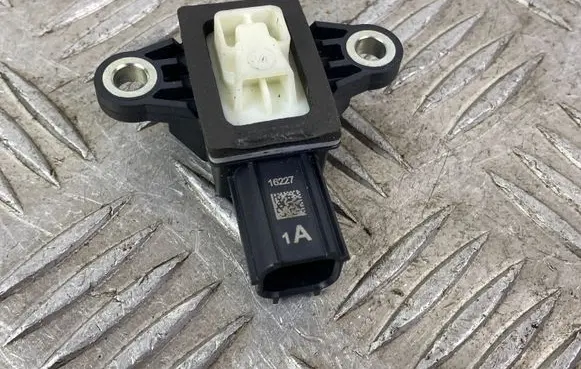 Hyundai Grand Santa Fe NC Airbag deployment crash/impact sensor 959202W050
