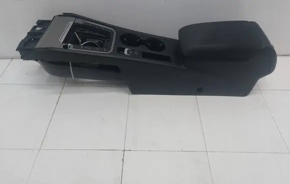Volkswagen PASSAT B8 Center console 3G1863241C