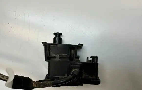 Volkswagen Amarok Fuel tank cap lock 2H6810773A