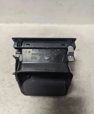 Skoda Fabia Mk1 (6Y) Dash center air vent grill 6Y0819701