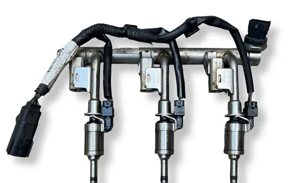 Ford Focus Fuel injector 0261500128 CM5G9F593FA