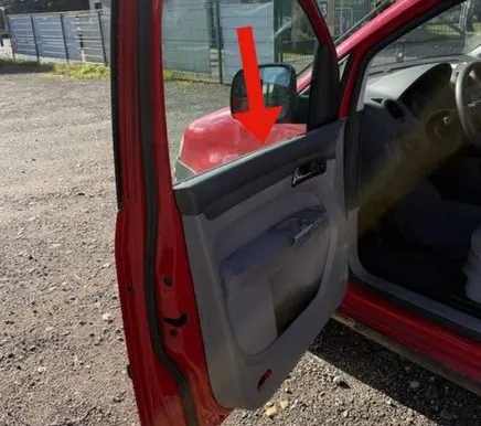 Volkswagen Caddy Rubber seal front coupe door window 