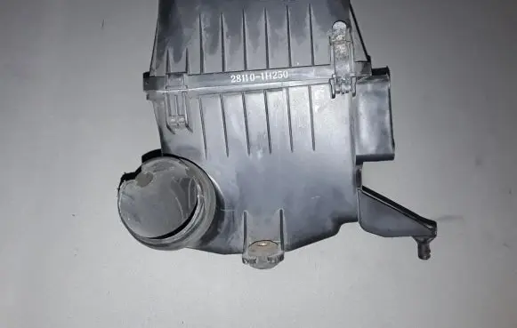 KIA Ceed Air filter box 281102H200