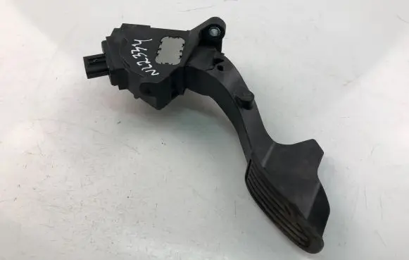 Toyota Yaris Accelerator throttle pedal 781100D110