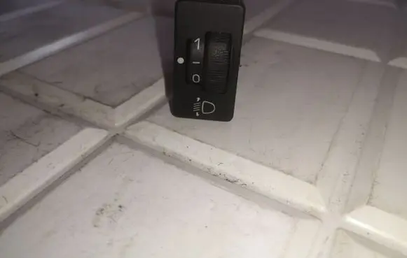 Citroen C1 Headlight level height control switch
