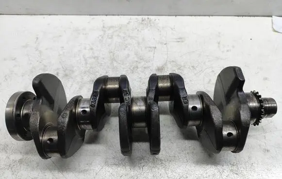 Volkswagen Touran I Crankshaft 038L