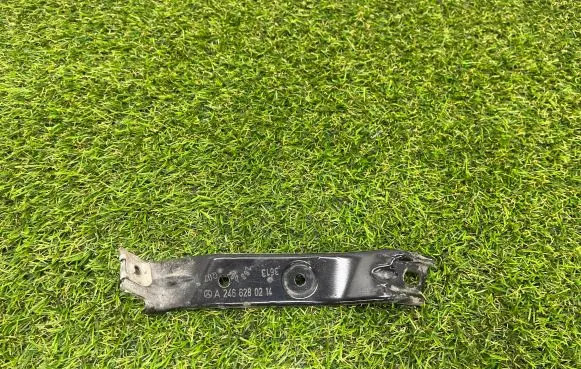 Mercedes-Benz B W246 W242 Fender mounting bracket A2466280214