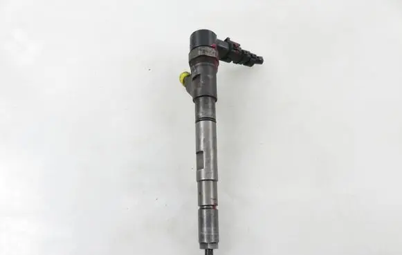 KIA Sorento Fuel injector 338004A000 0445110092
