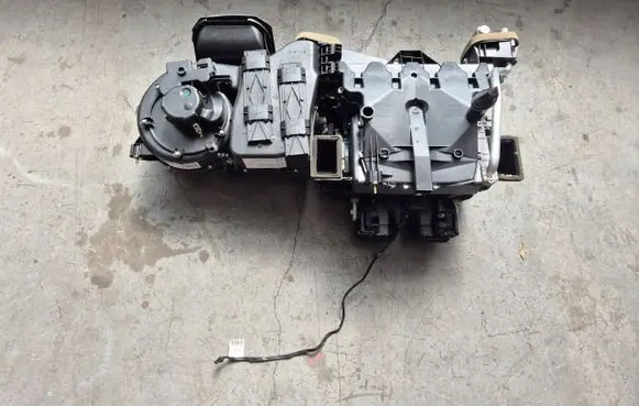 Mercedes-Benz SL R230 Interior heater climate box assembly A2308300862