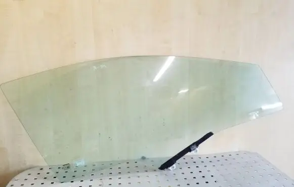 Honda Civic Front door window glass four-door