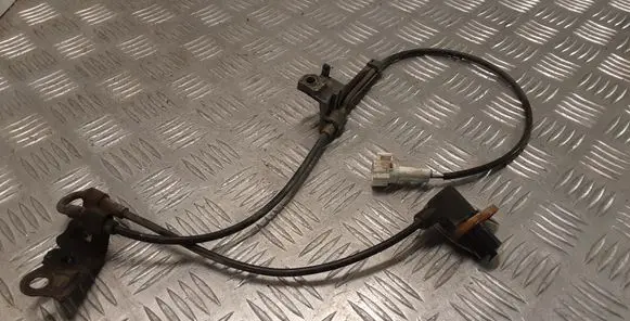 Toyota Corolla Verso E121 ABS brake wheel speed sensor ADT37136 371369109