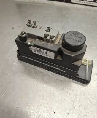 Mercedes-Benz E W210 Central locking vacuum pump 2108002248 00782837