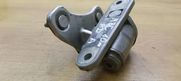 Mercedes-Benz C W204 Front door lower hinge 