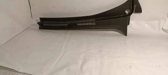 Volkswagen Golf Plus Wiper trim 5M0819403B