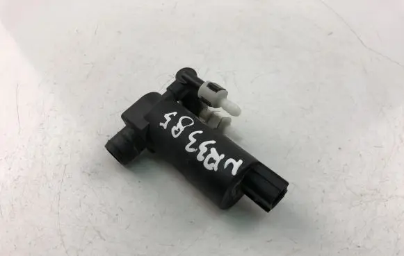 Ford Focus Windscreen/windshield washer pump BV6117K624BA