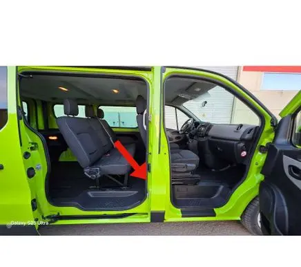 Opel Vivaro Second row seat mat 749060748R 93868939 749068147R