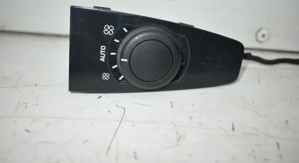 Citroen C4 I Picasso Interior fan control switch 9659796977