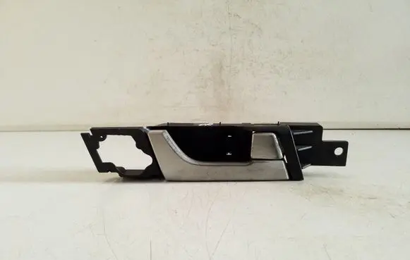 Chevrolet Captiva Front door interior handle SWC200402