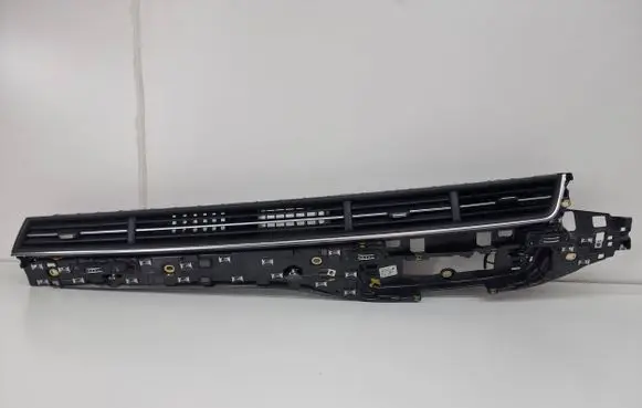 Audi Q7 4M Dash center air vent grill 4M2820901S