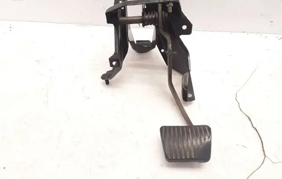 Opel Corsa B Brake pedal