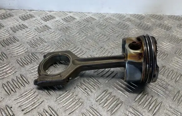 BMW 3 E92 E93 Piston with connecting rod 585