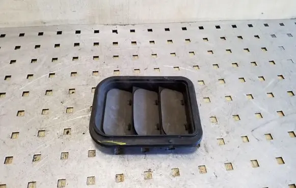 Skoda Superb B6 (3T) Quarter panel pressure vent 3T0819465