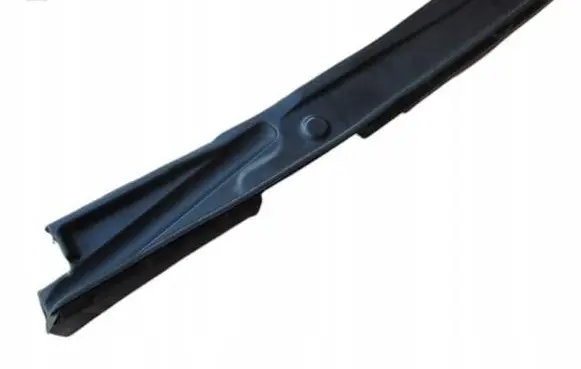 Maserati Quattroporte Fender end trim 