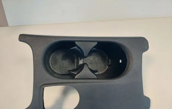 Cup holder front