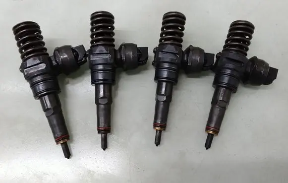 Volkswagen Sharan Fuel injectors set 038130073AK