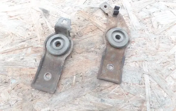 Nissan Primera Radiator mount bracket