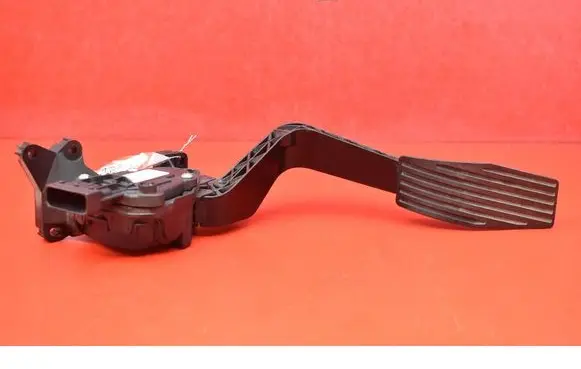 Jeep Renegade Accelerator throttle pedal 51942423