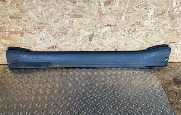 Mitsubishi Pajero Sill/side skirt trim 405A148