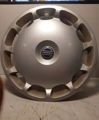 Volvo V70 R16 wheel hub/cap/trim 08666832 1125