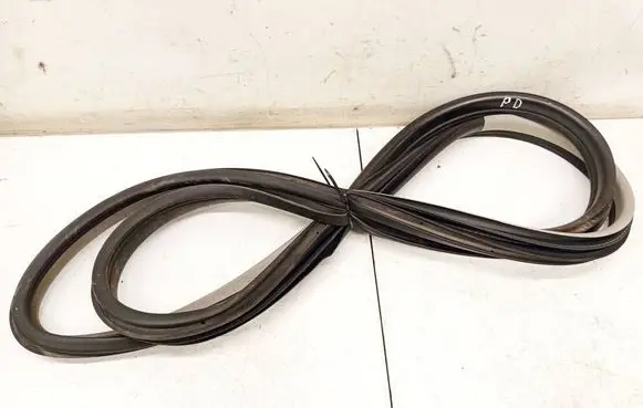 Opel Astra H Rubber seal front coupe door