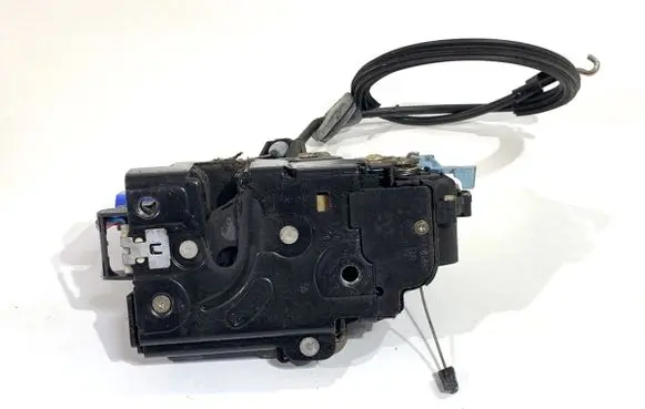 Volkswagen Touran I Front door lock 3D1837016