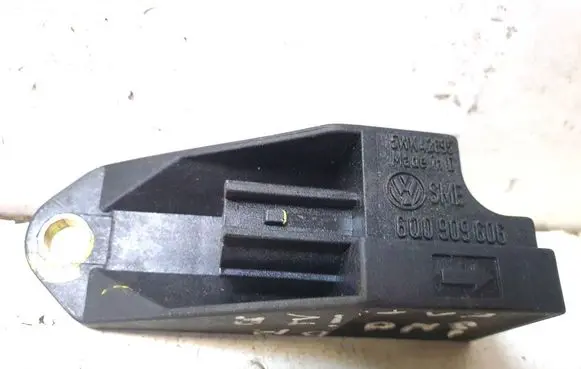 Volkswagen Caddy Airbag deployment crash/impact sensor 6Q0909606