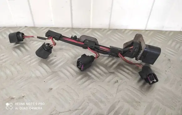 Volkswagen PASSAT B6 Fuel injector wires 8D0973834
