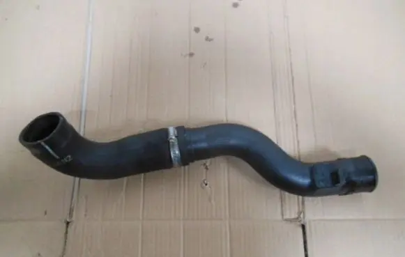 Land Rover Range Rover Sport L494 Intercooler hose/pipe FPLA6K770C