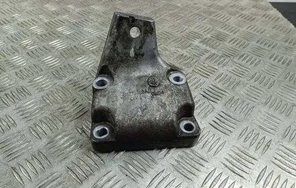 Jeep Grand Cherokee Engine mounting bracket 68275989AB