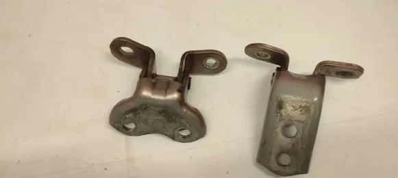 Peugeot 108 Front door hinge set 