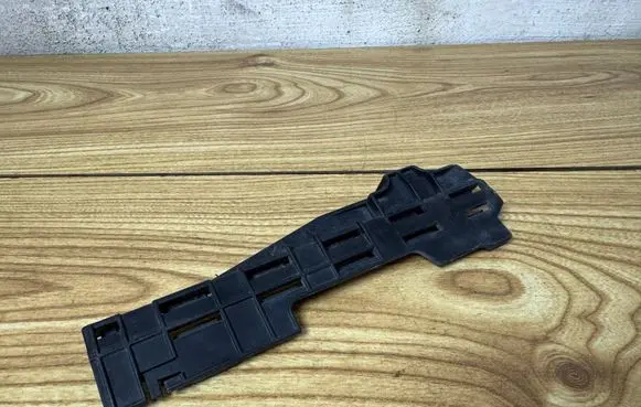Volkswagen Golf VI Fuse box cover 014180611