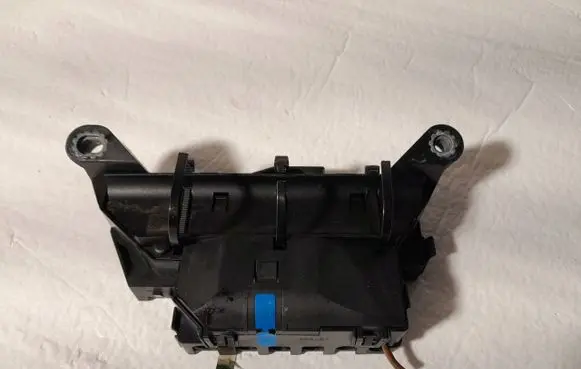 Mercedes-Benz SL R230 AdBlue liquid reservoir A2305450801