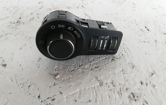 Chrysler Pacifica Light switch P68156005AC8667
