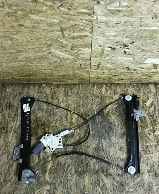 Mercedes-Benz CLK A209 C209 Front door window regulator with motor