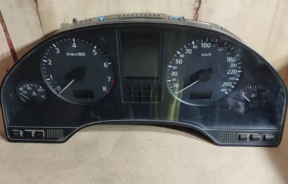 Audi A8 S8 D2 4D Speedometer (instrument cluster) 4D0919033M 110008639019