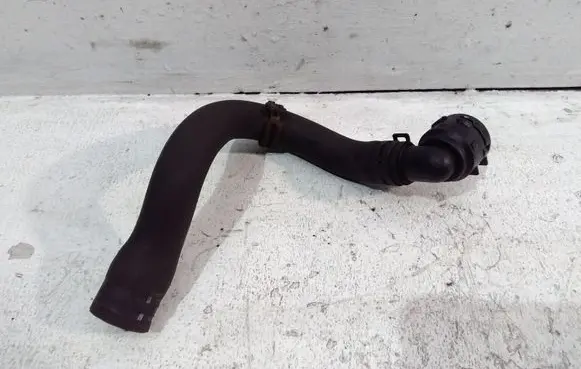 Volkswagen PASSAT CC Engine coolant pipe/hose 3AA122073A